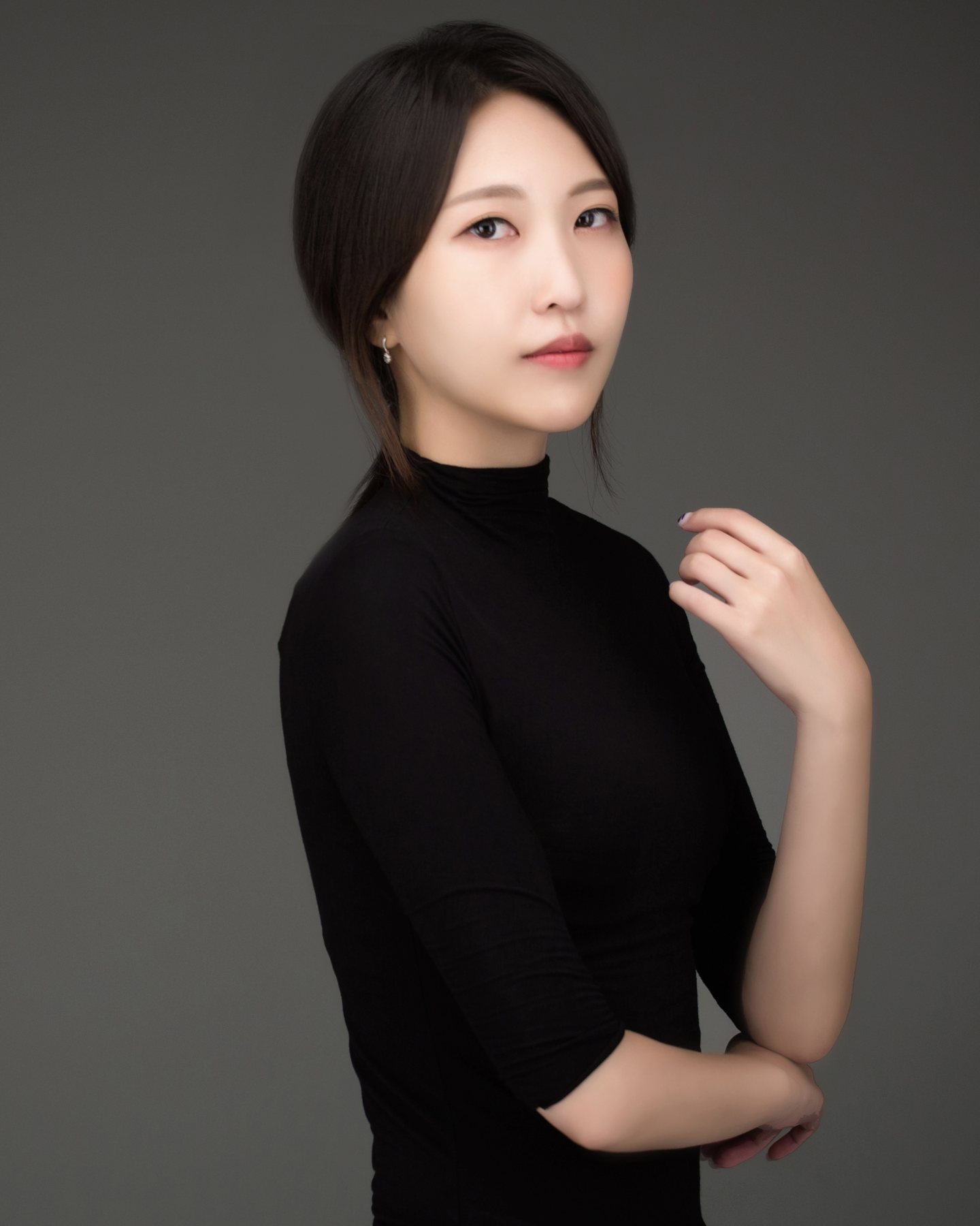 Dayeon Lee in a three-quarter portrait
