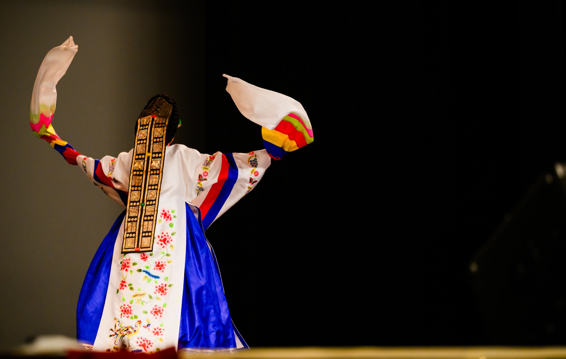 Dayeon Lee performing Taepyeongmu on stage